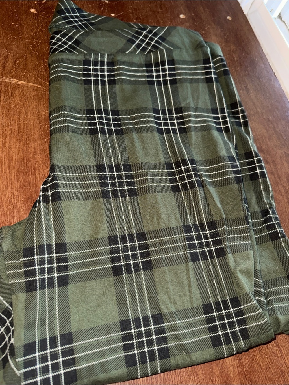 Torrid Women’s Green and Black Plaid Leggings. Size 4X